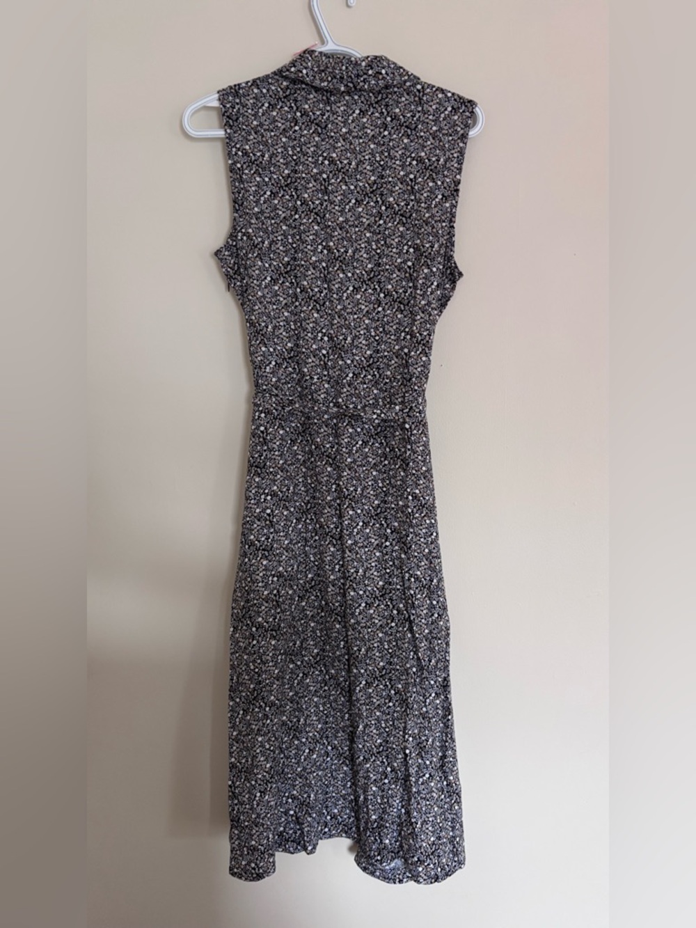 NWT - Suzy Shier Sleeveless Black Floral Button-Front Dress with Tie Waist - Picture 2 of 3